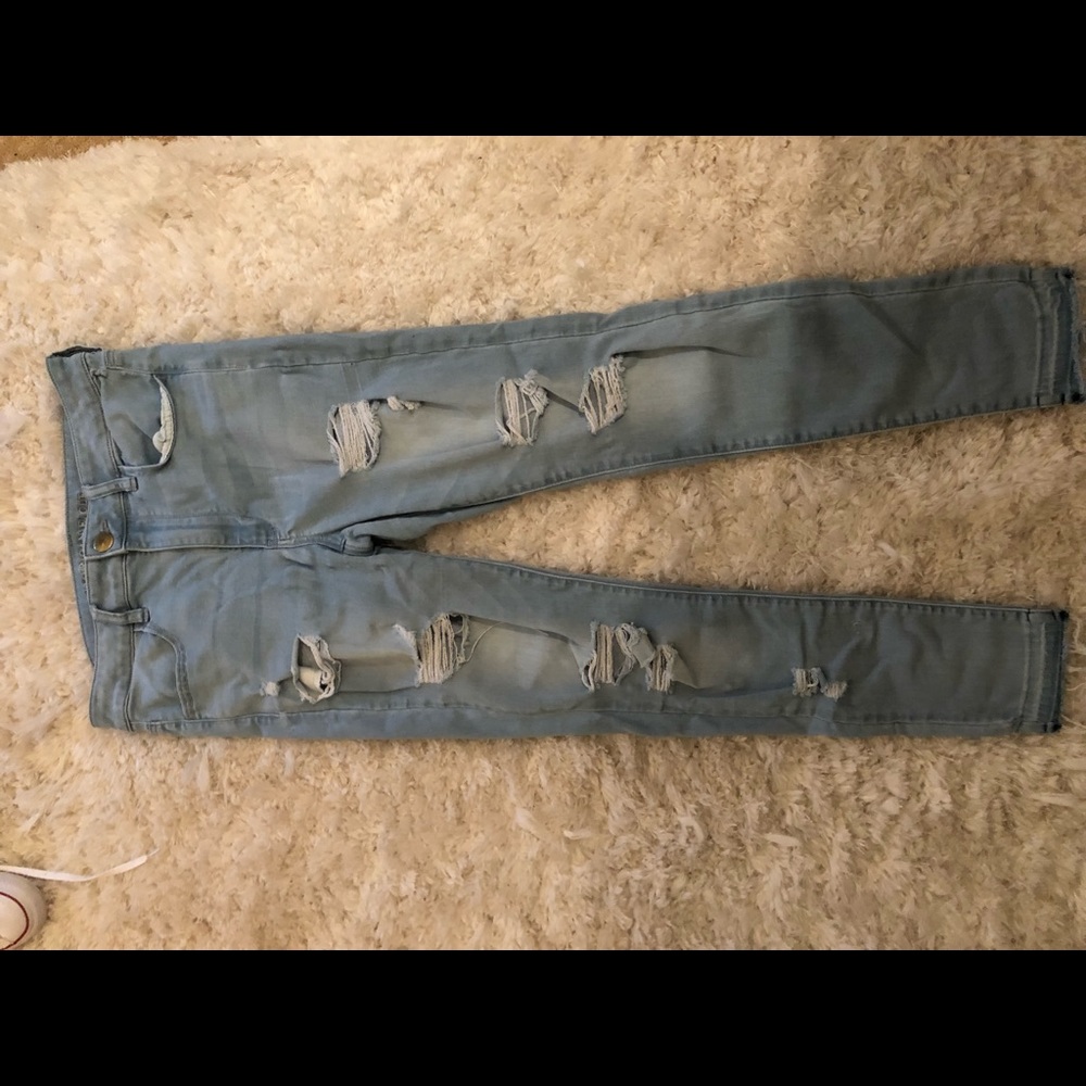 light ripped american eagle jeans